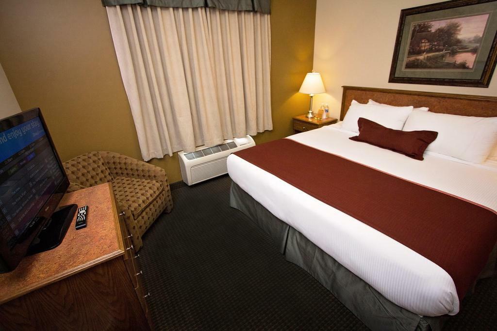 Service Plus Inns&Suites Drayton Valley Extérieur photo